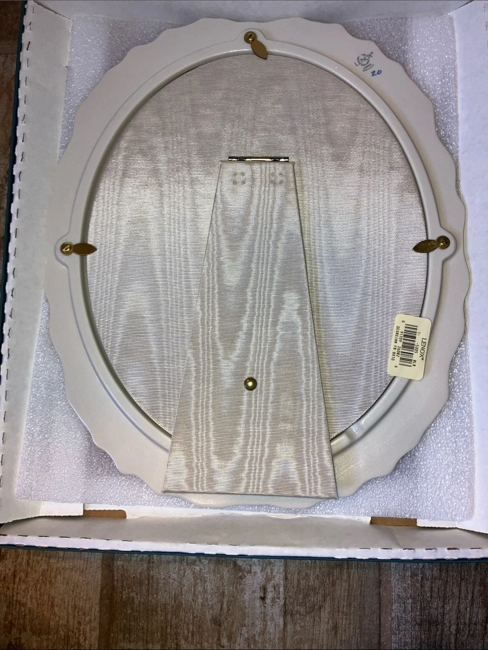 LENOX PORTRAIT GALLERY GEORGIAN IVORY VINTAGE 8x10 FRAME